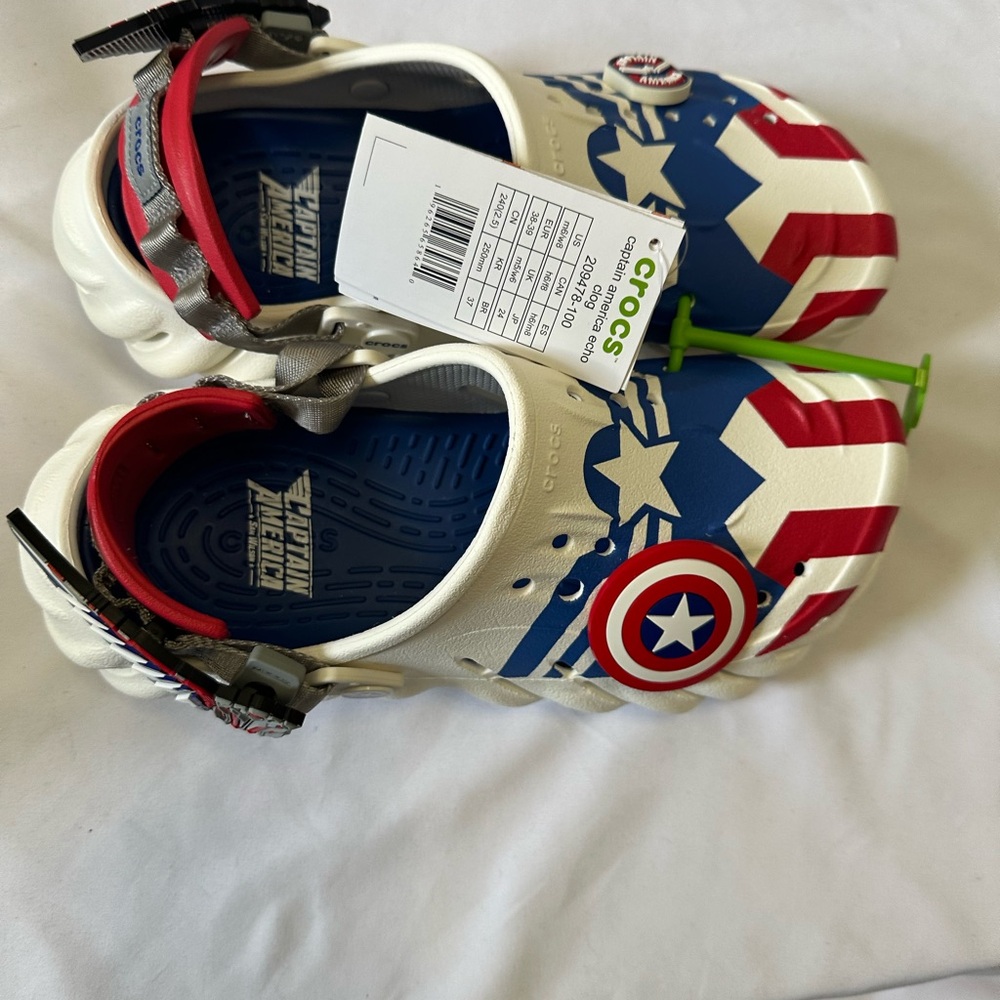 CROCS UNISEX - Captain America Echo Clog - White, Red and Blue Size: 8W - 6M - Picture 9 of 12